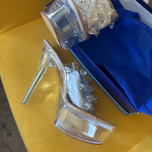 NWT! Pleaser style dancer heels in Fierce Clear - Spiked 5” Mules - New in Box - Picture 2 of 4